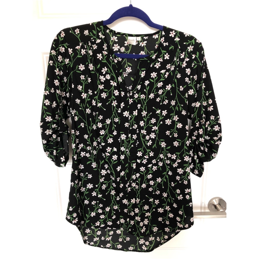 💜 2/$25 Floral Top (3/4 Length Sleeves) Simons Twik